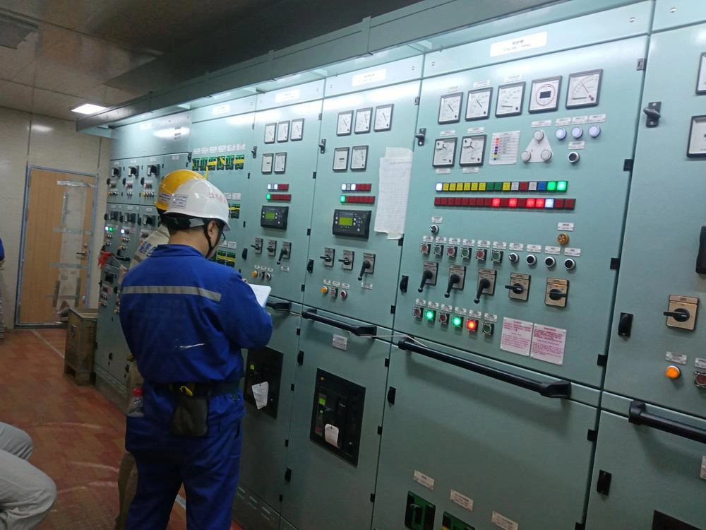 Marine electrical service Marine electrical service